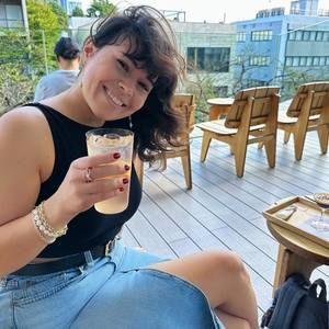 Meet your Posher, Hayley